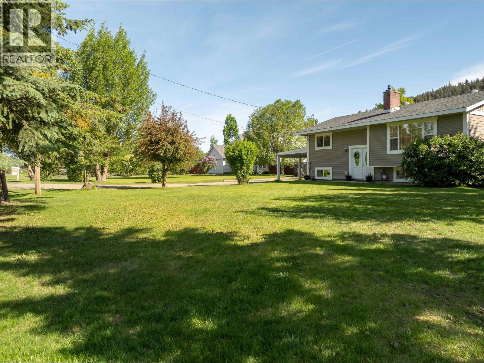 5665 Horse Lake Road Property Photo 3