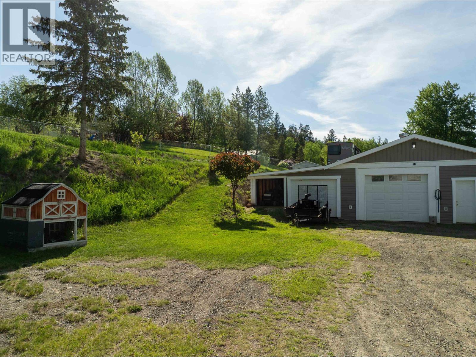 5665 Horse Lake Road Property Photo 8