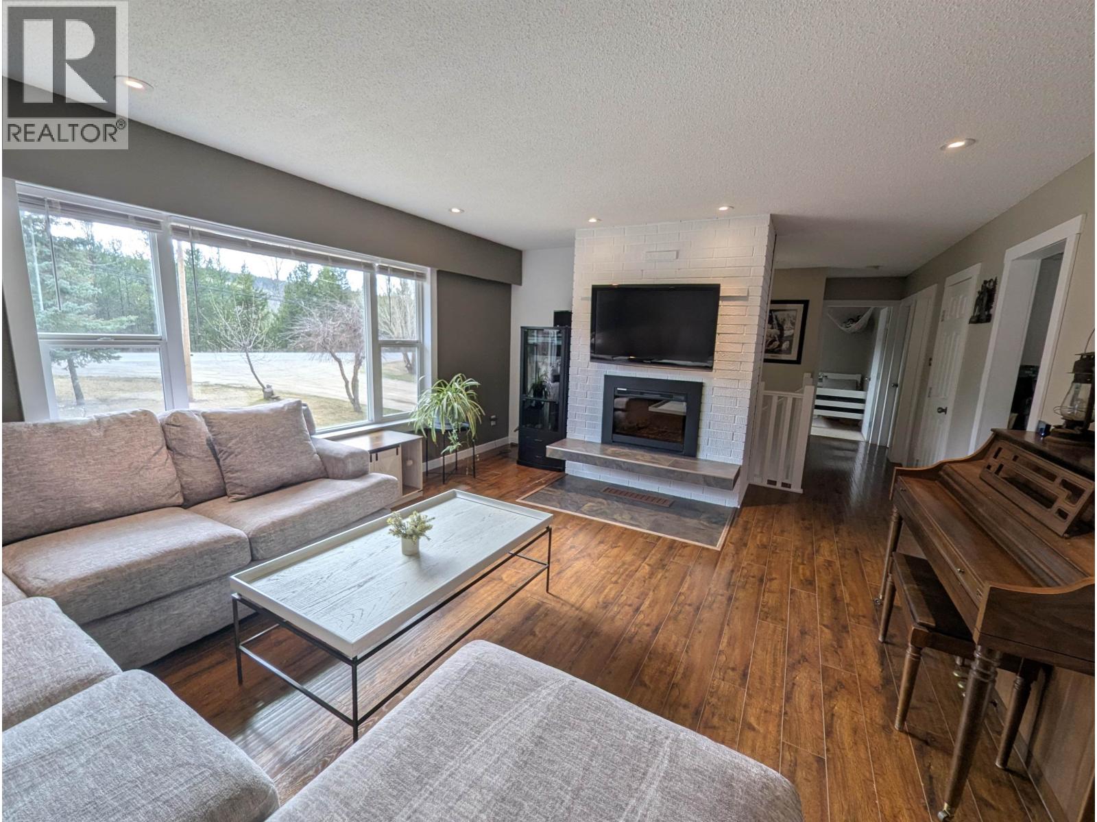 5665 Horse Lake Road Property Photo 27