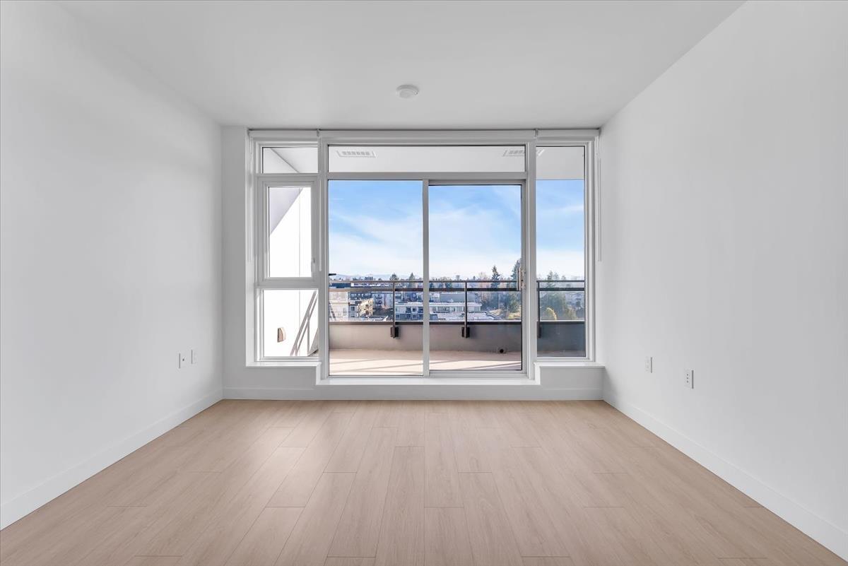 1212 13675 107a Avenue Property Photo 3