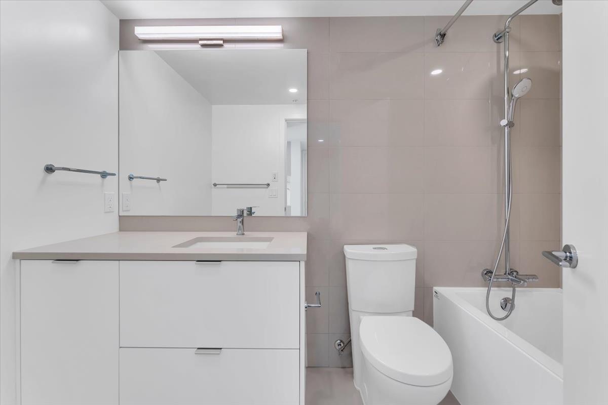 1212 13675 107a Avenue Property Photo 4
