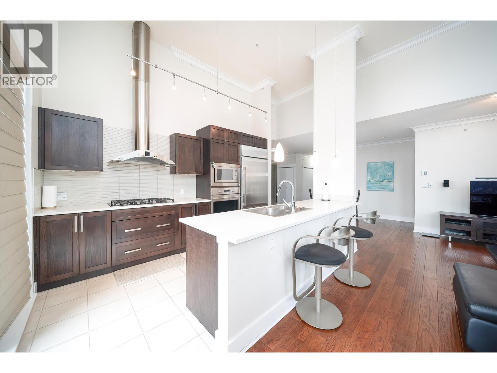 406 5779 Birney Avenue Property Photo 7