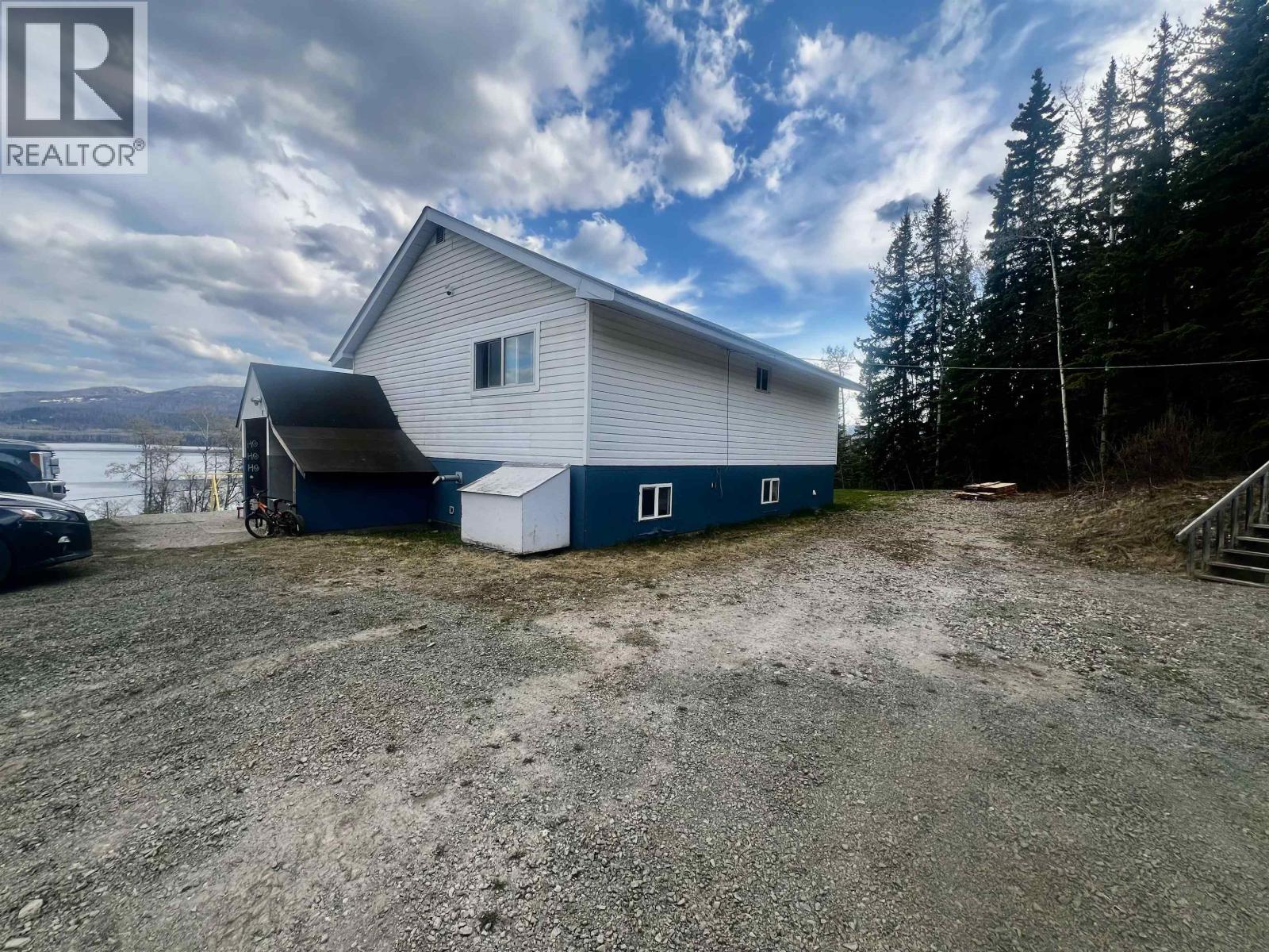 1408 Francois Lake Road Property Photo 5