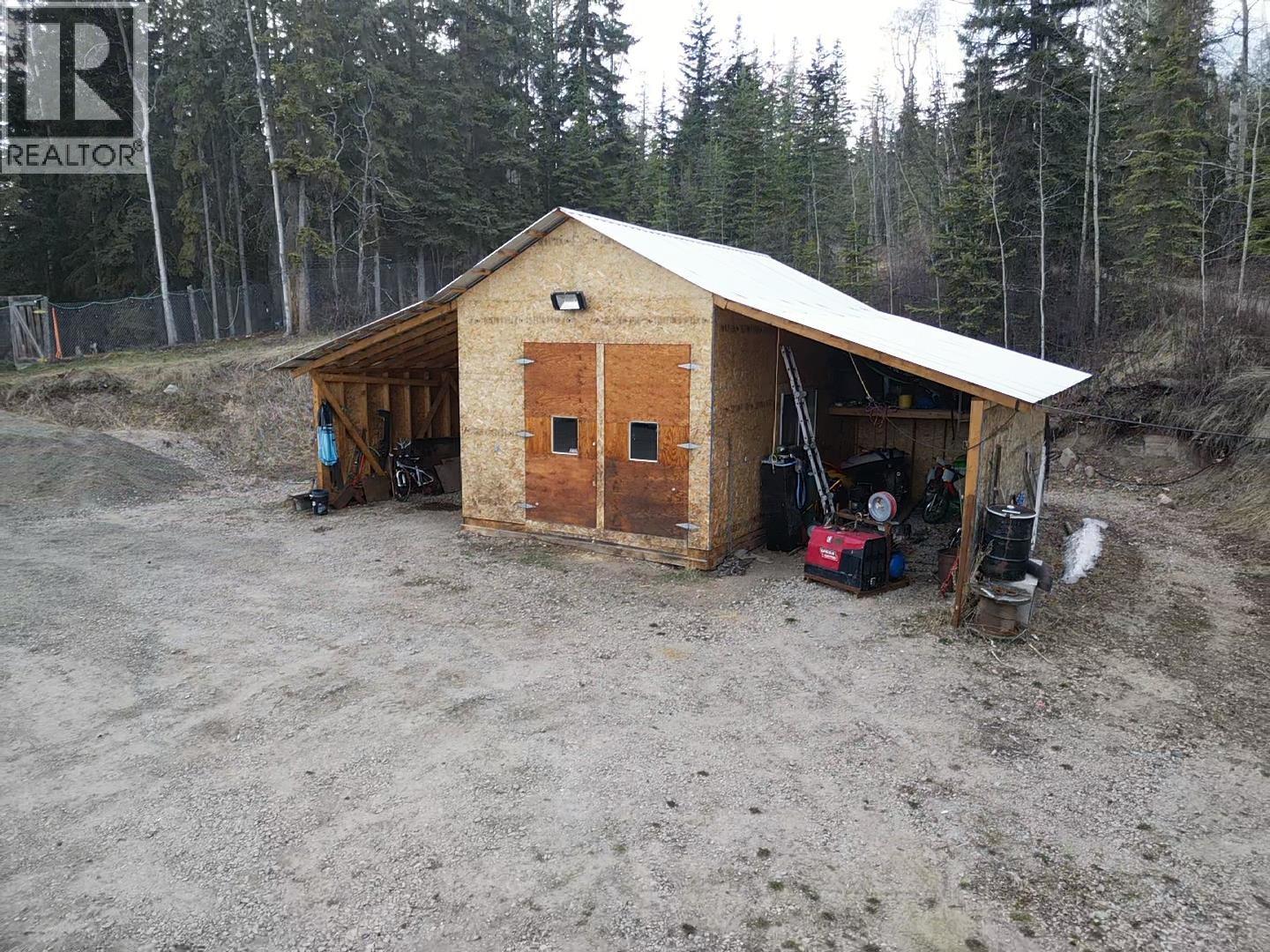 1408 Francois Lake Road Property Photo 23