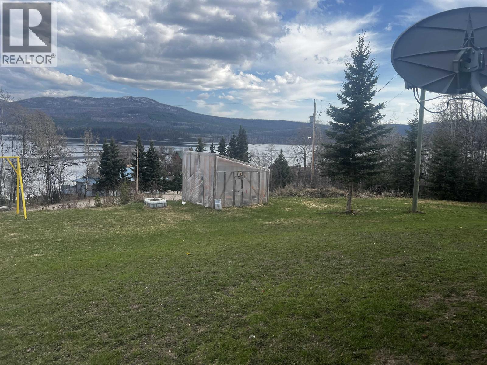 1408 Francois Lake Road Property Photo 26