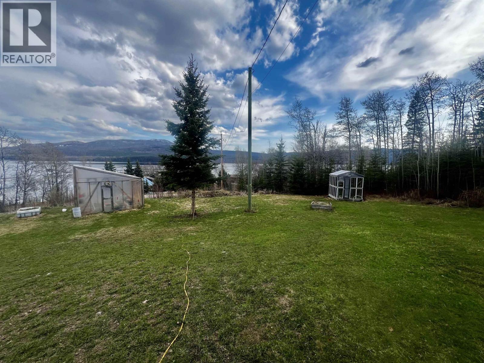 1408 Francois Lake Road Property Photo 27