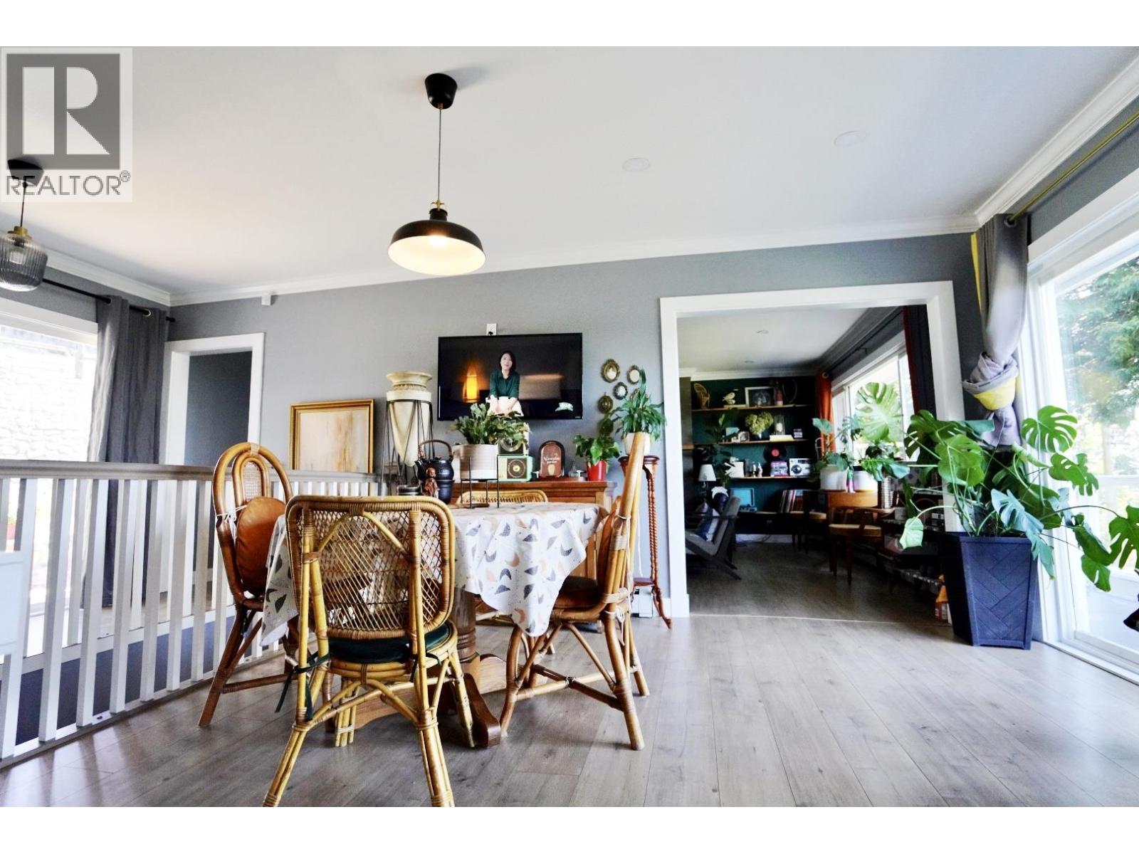 1215 Nepal Crescent Property Photo 6