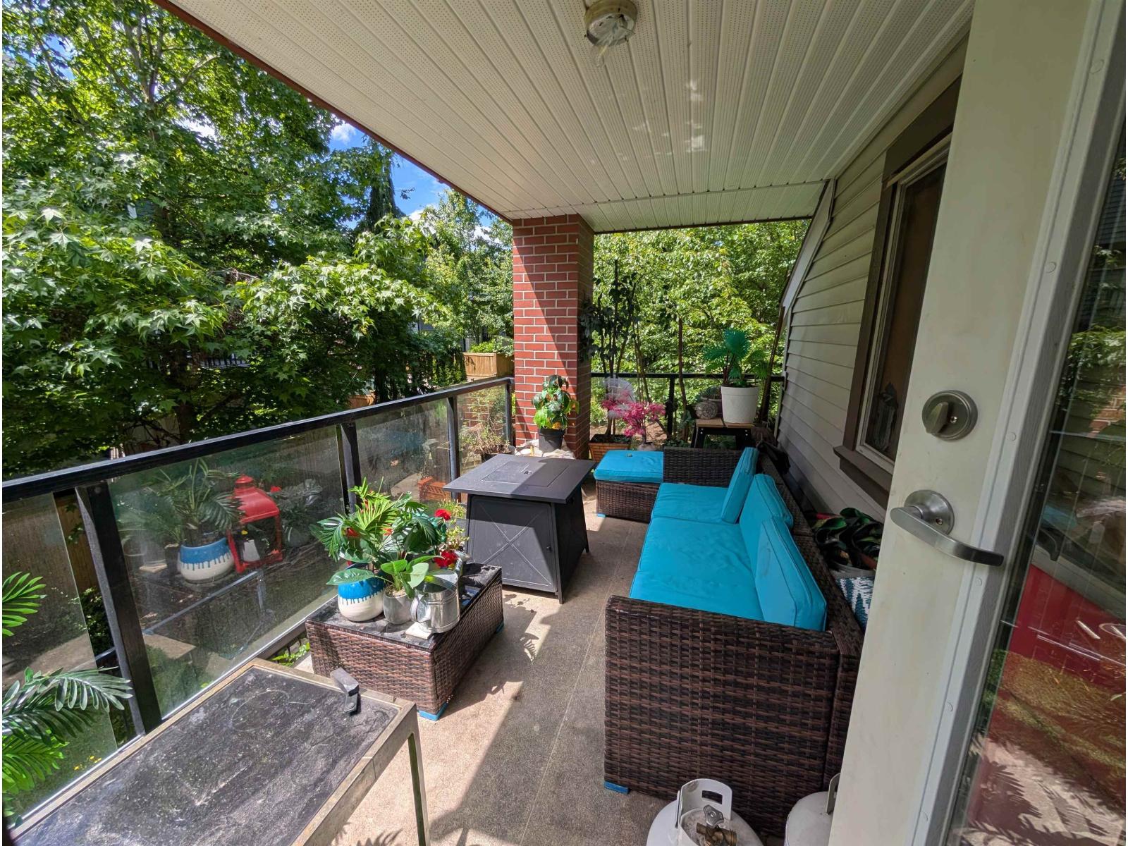 212 2233 MCKENZIE ROAD Property Photo 1