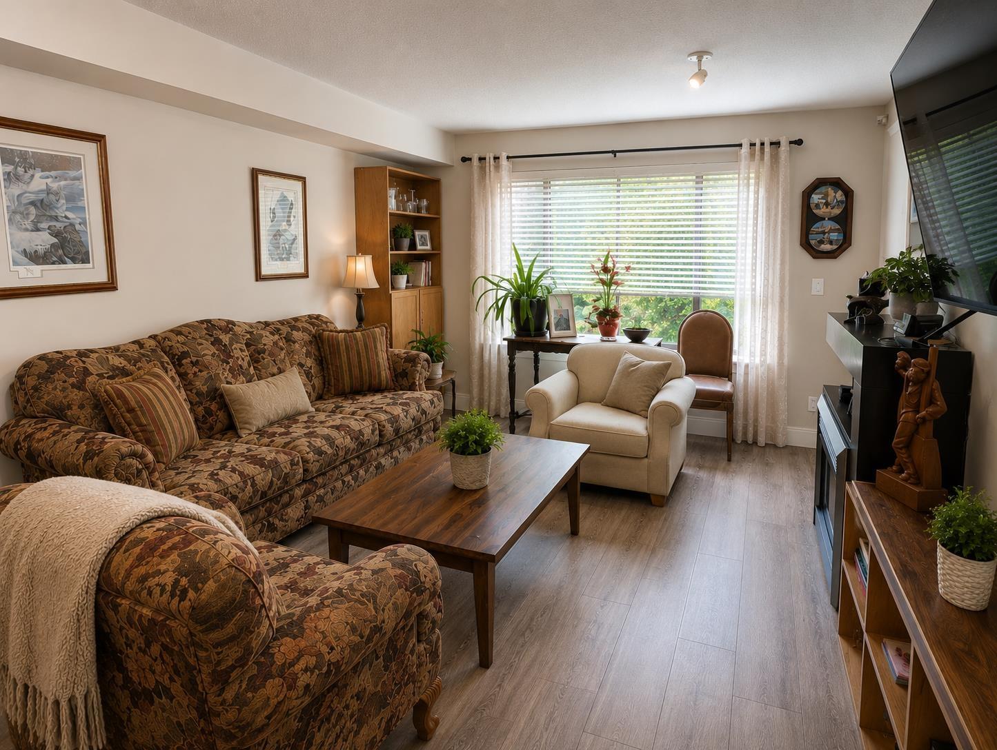 212 2233 Mckenzie Road Property Photo 3