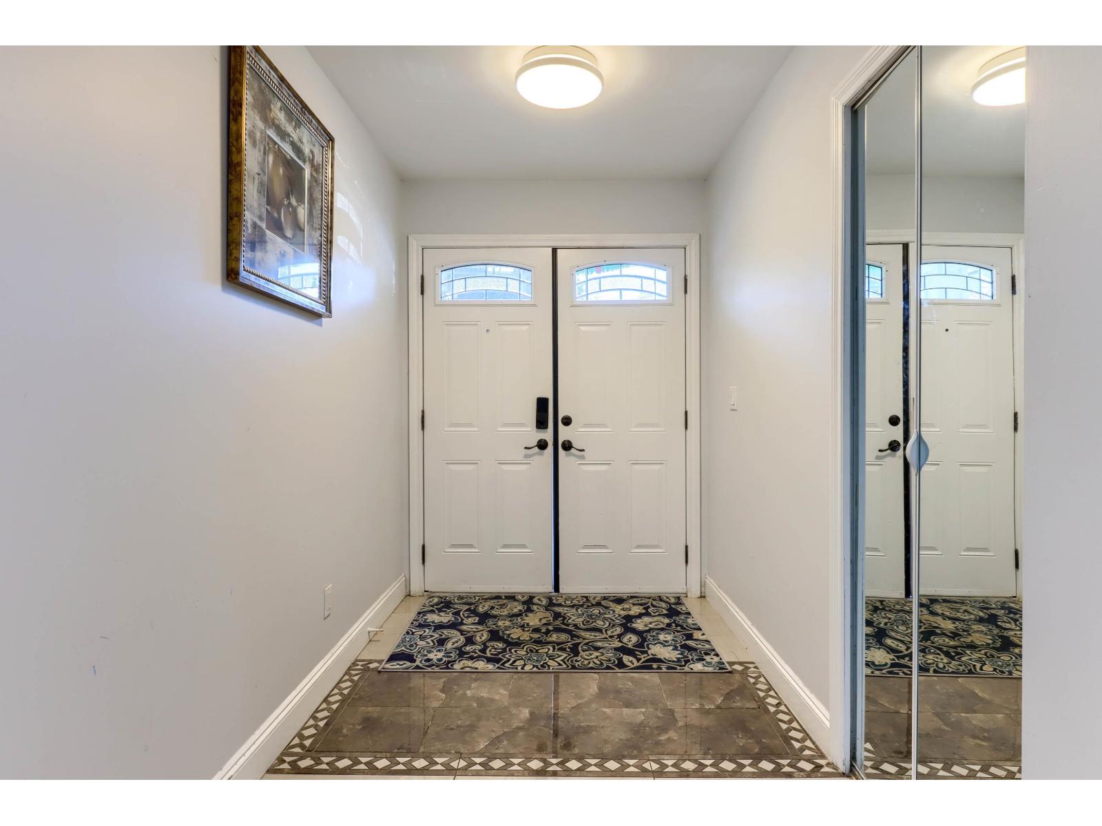 6445 King George Boulevard Property Photo 3