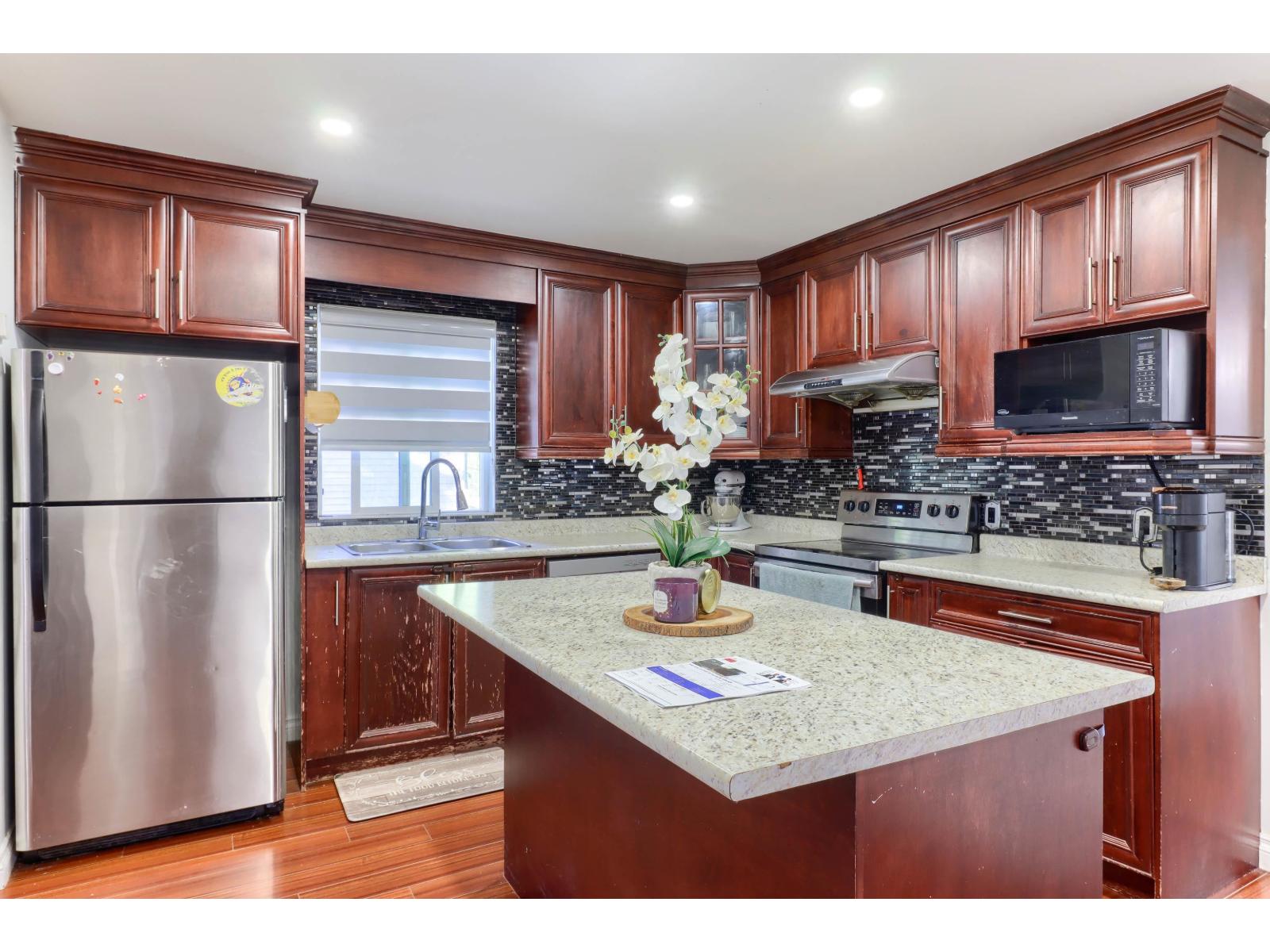6445 King George Boulevard Property Photo 10