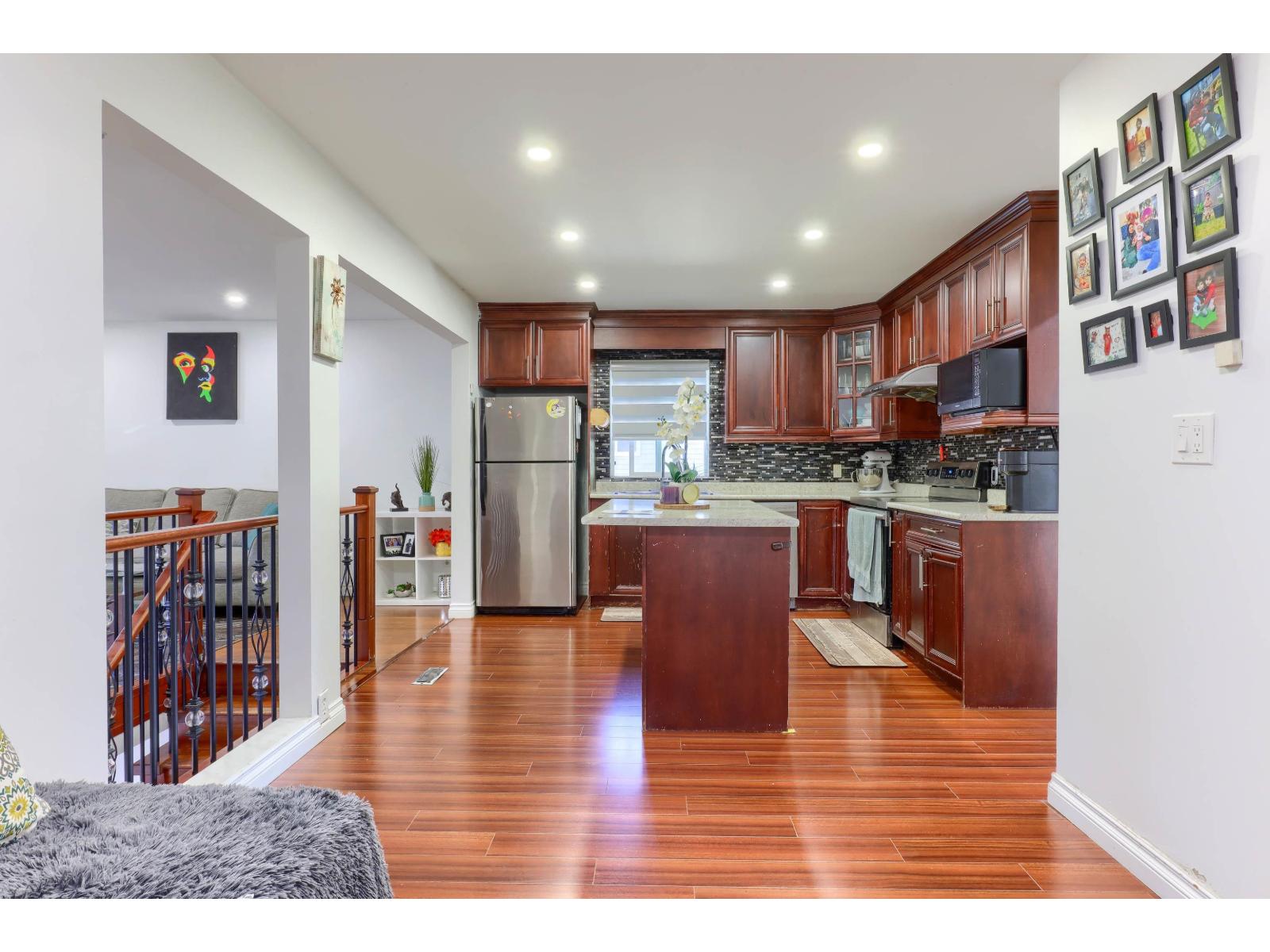 6445 King George Boulevard Property Photo 11
