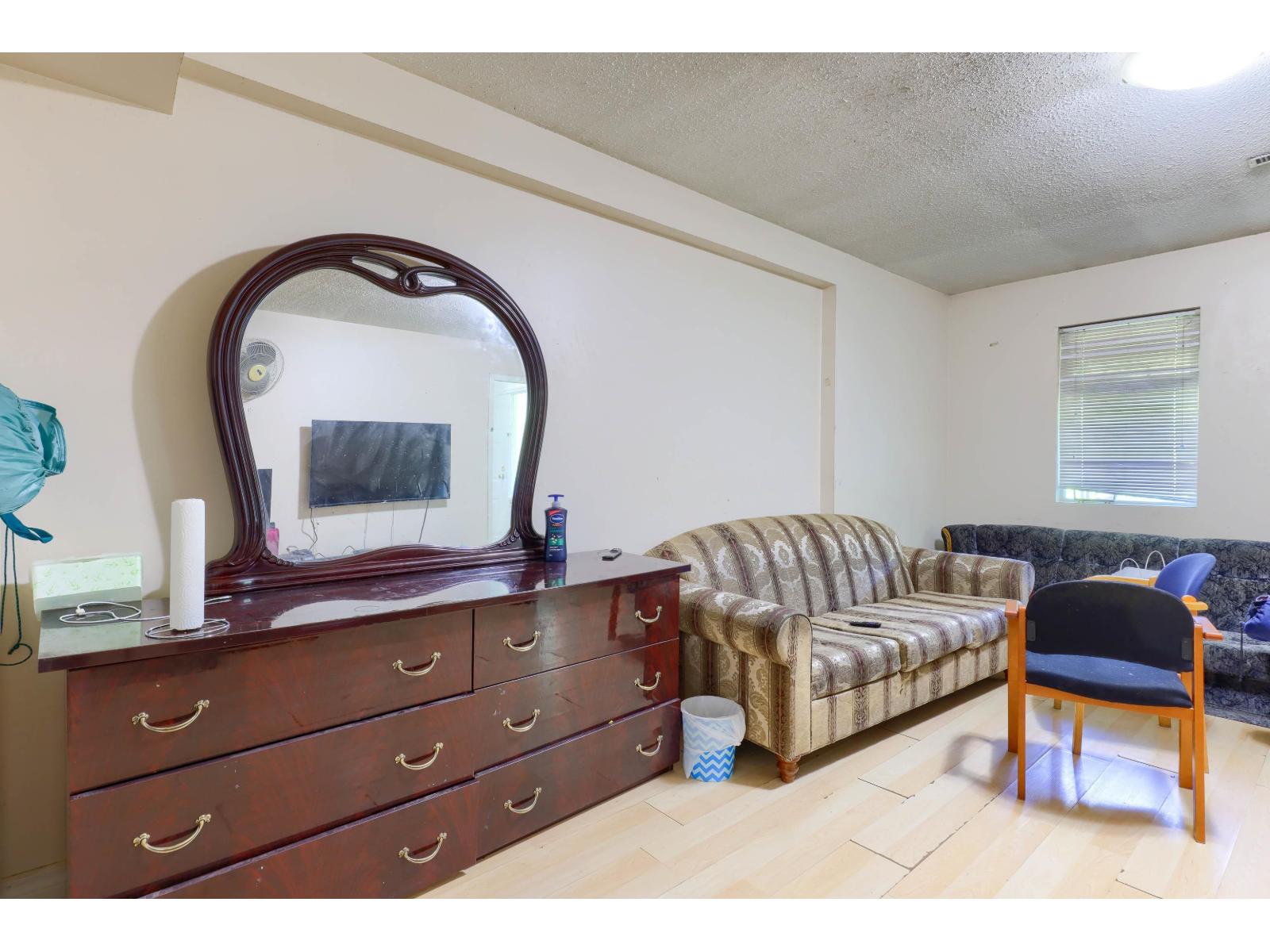 6445 King George Boulevard Property Photo 15