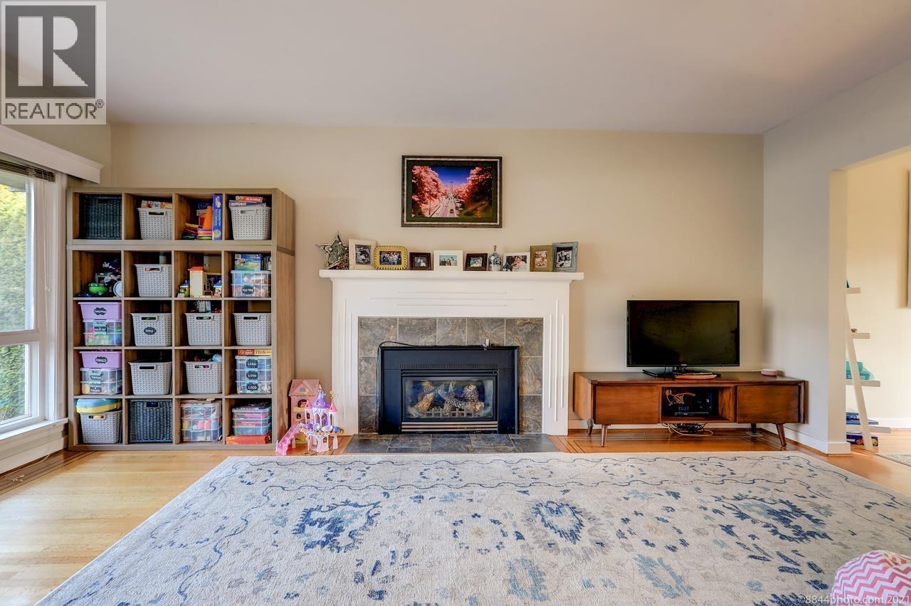 2016 W 48th Avenue Property Photo 8