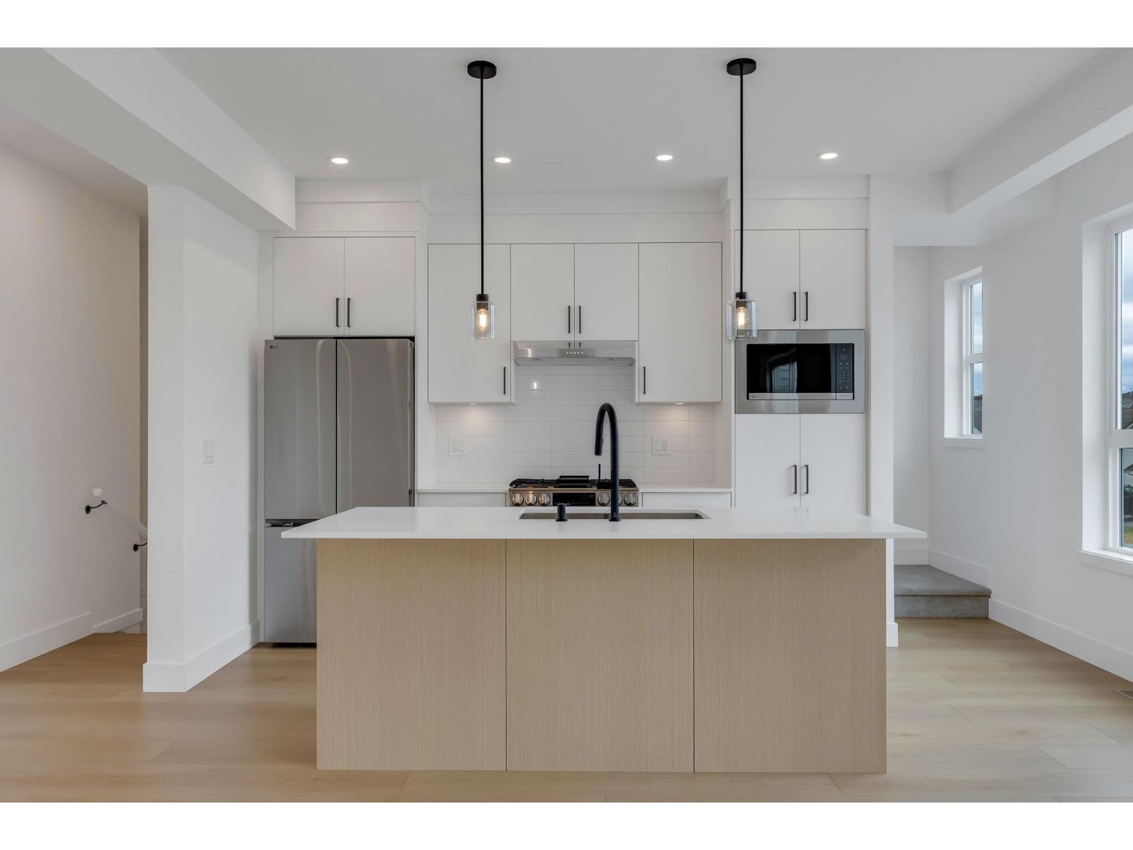 19 30501 Robin Drive Property Photo 2