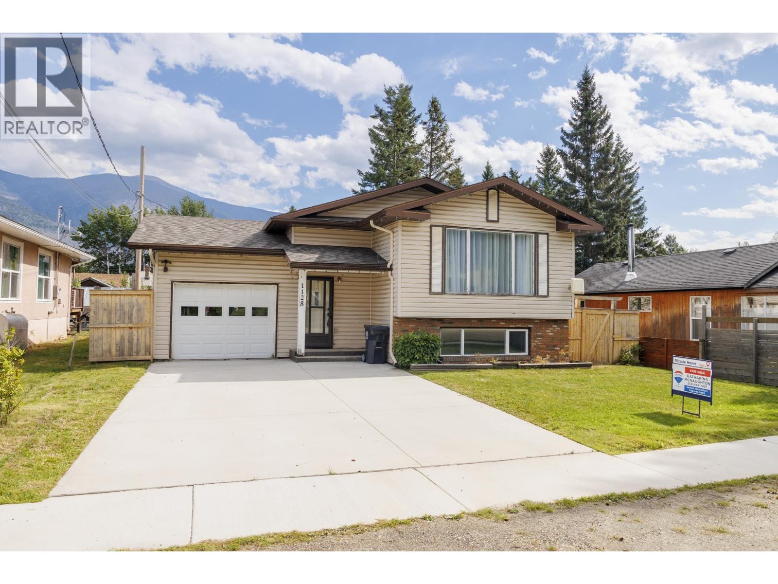 1128 3rd Avenue Property Photo 2