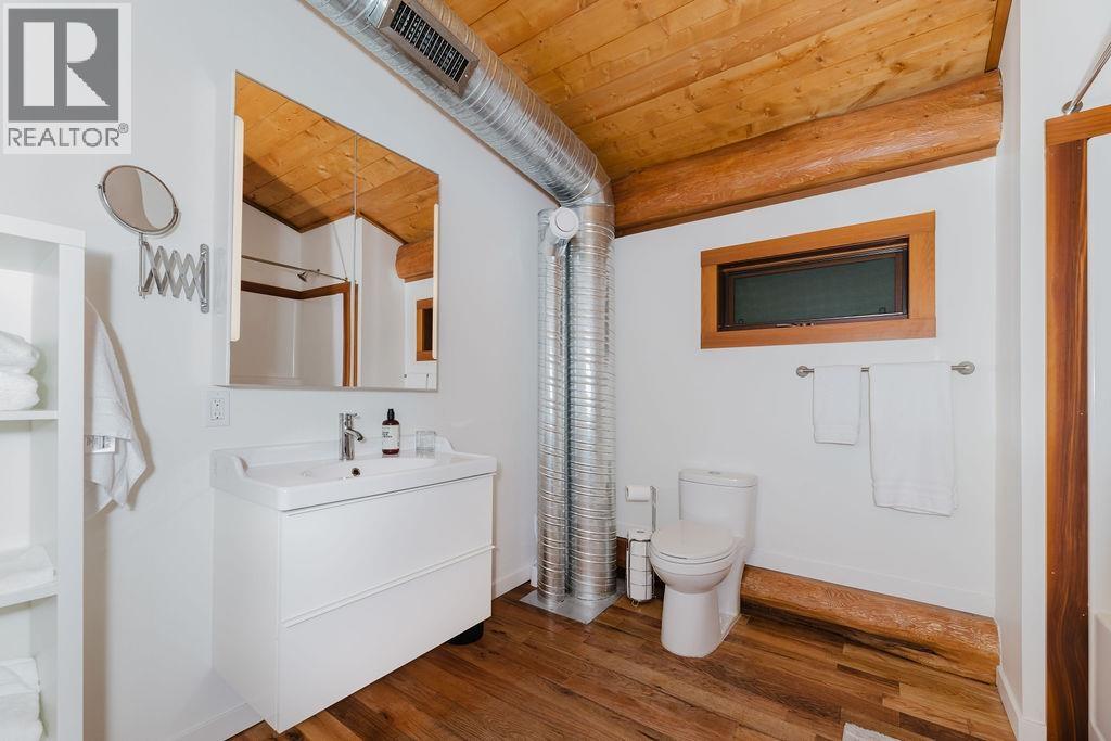5895 Skookumchuk Road Property Photo 24