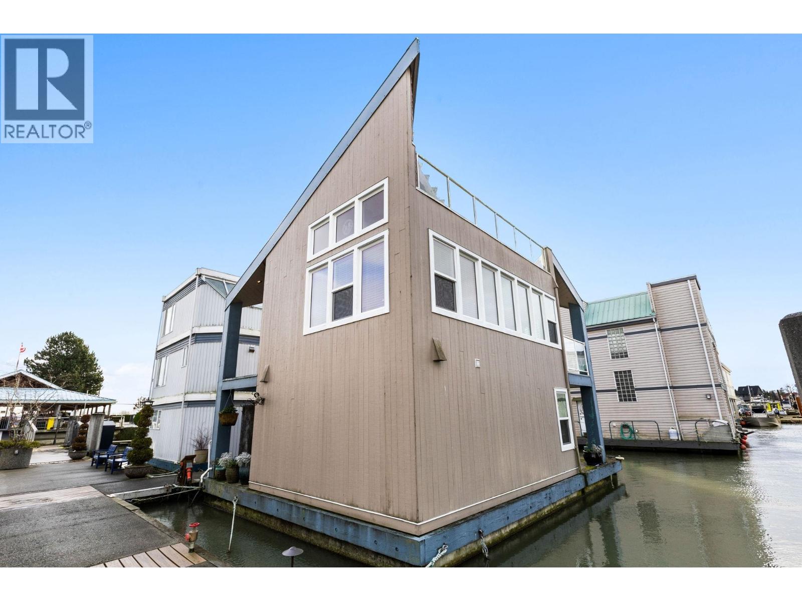 13 3459 W River Road Property Photo 2