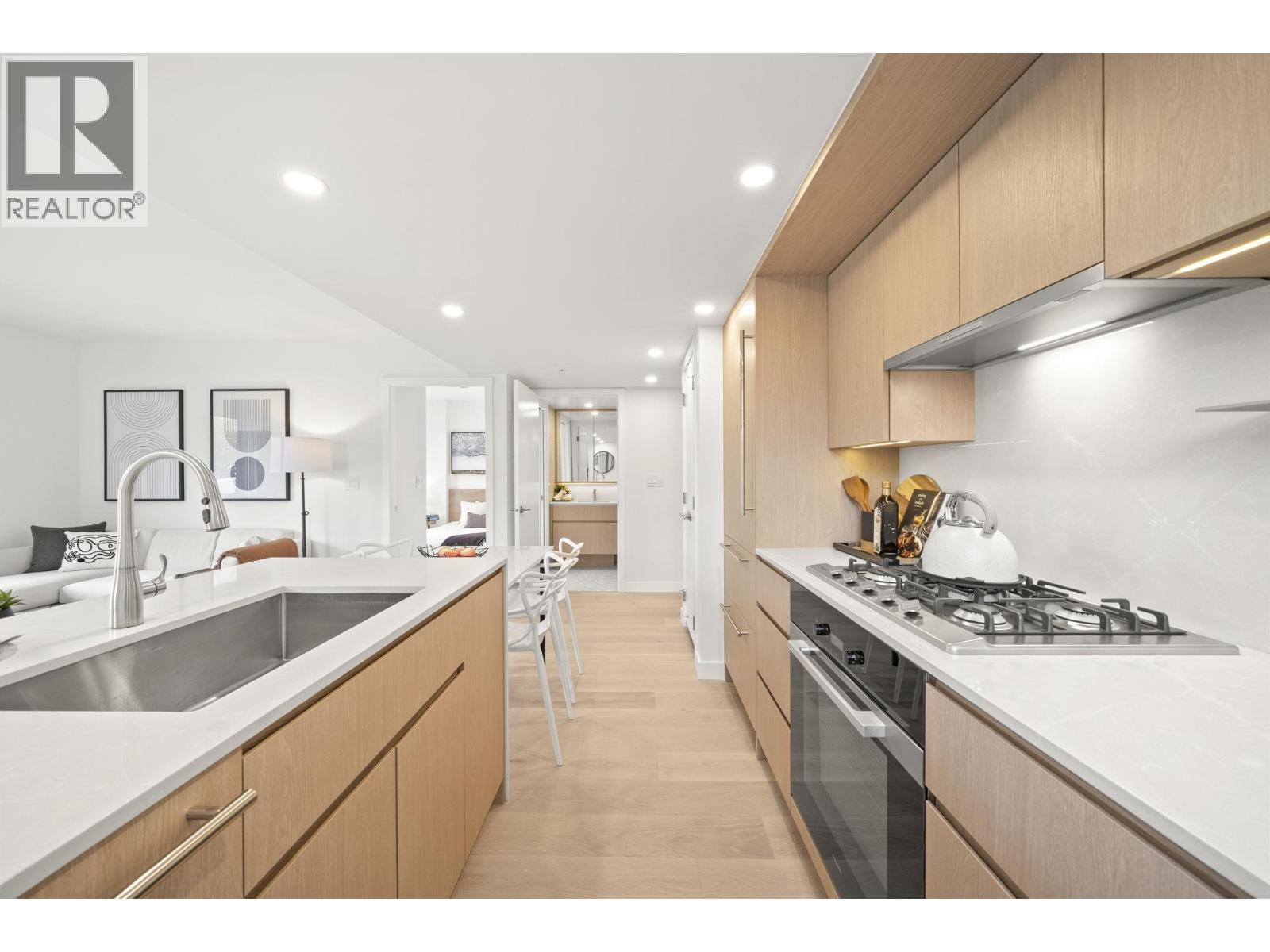 106 5212 Cambie Street Property Photo 8