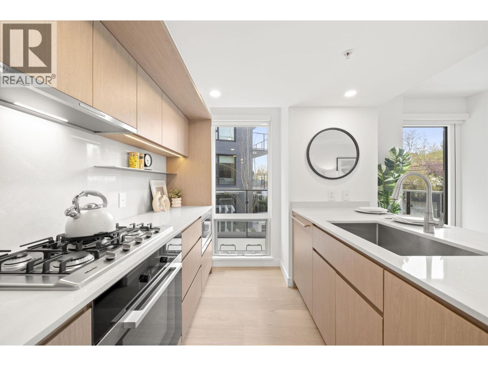 106 5212 Cambie Street Property Photo 12