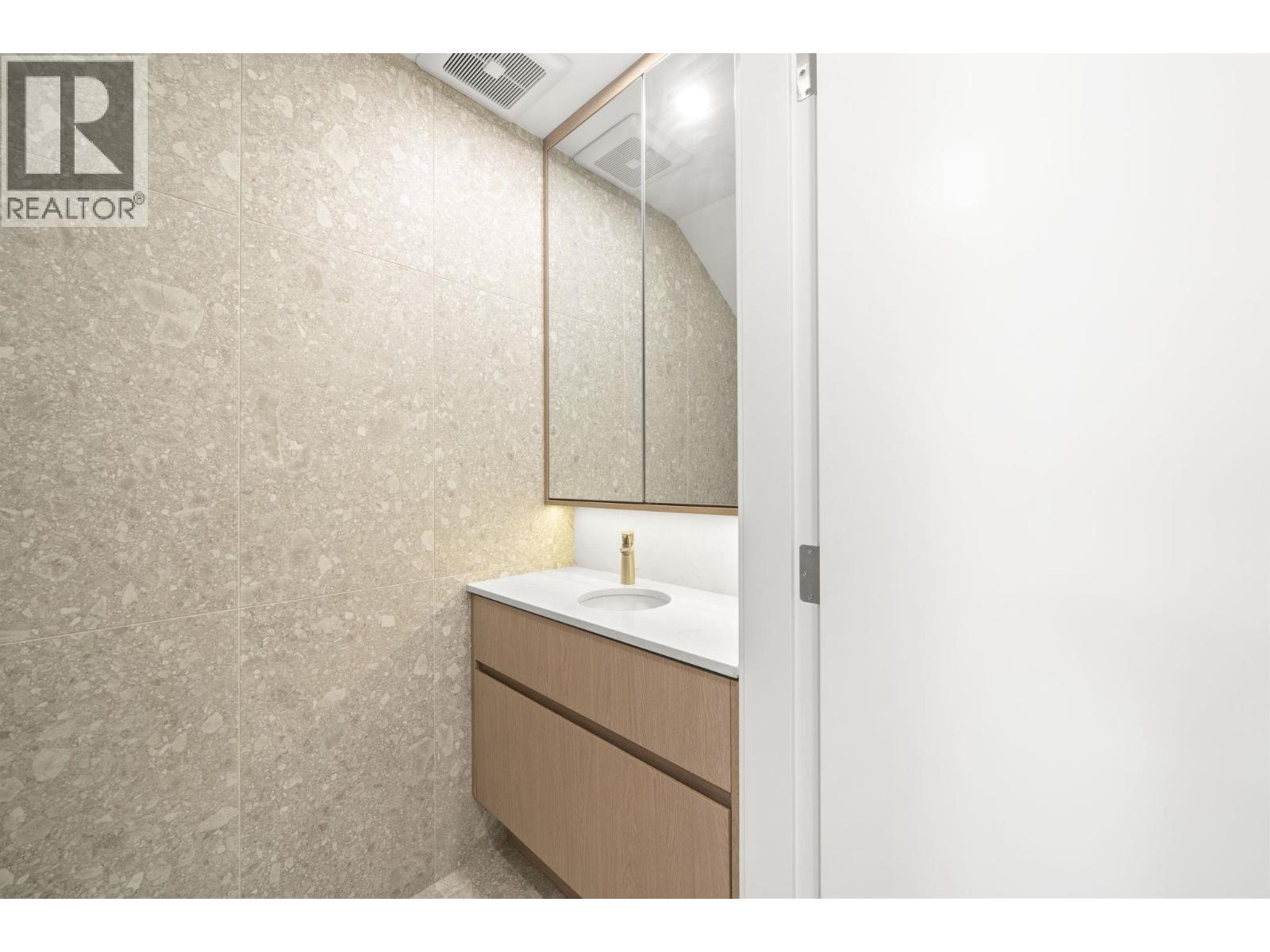 106 5212 Cambie Street Property Photo 25