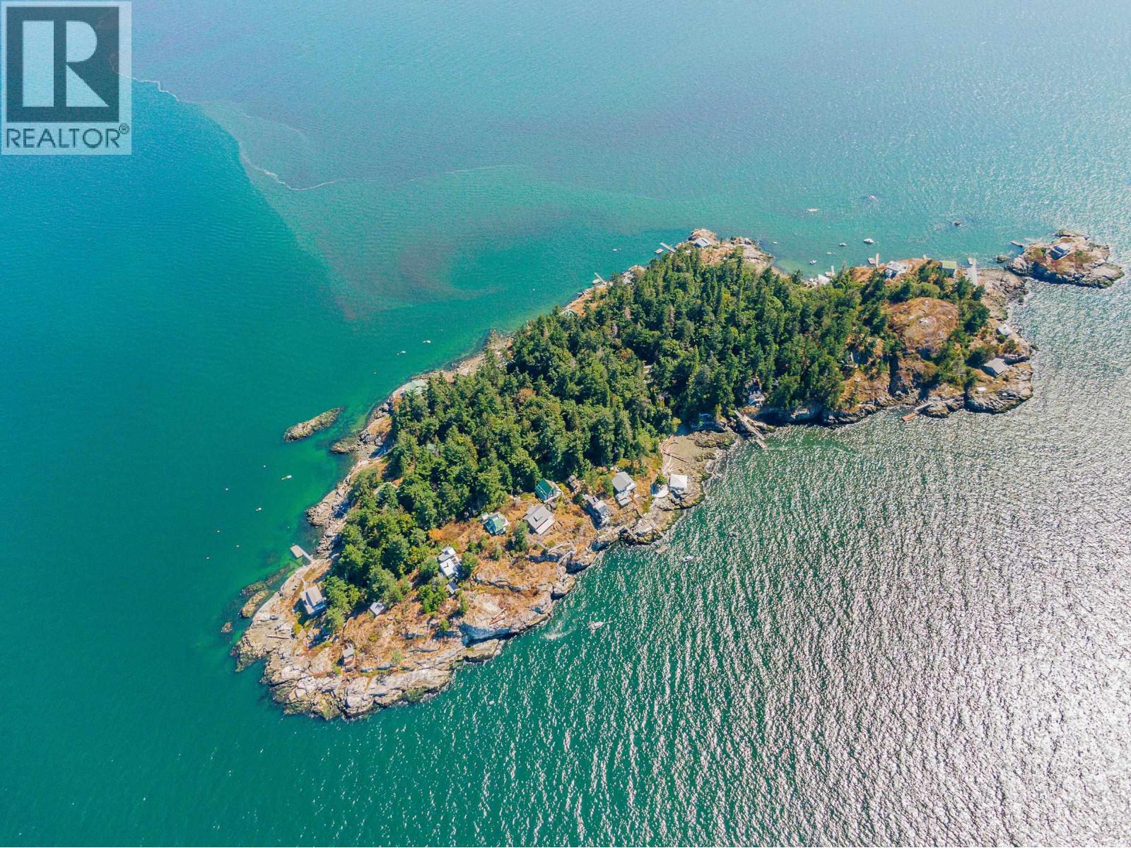16 PASSAGE ISLAND Property Photo 1