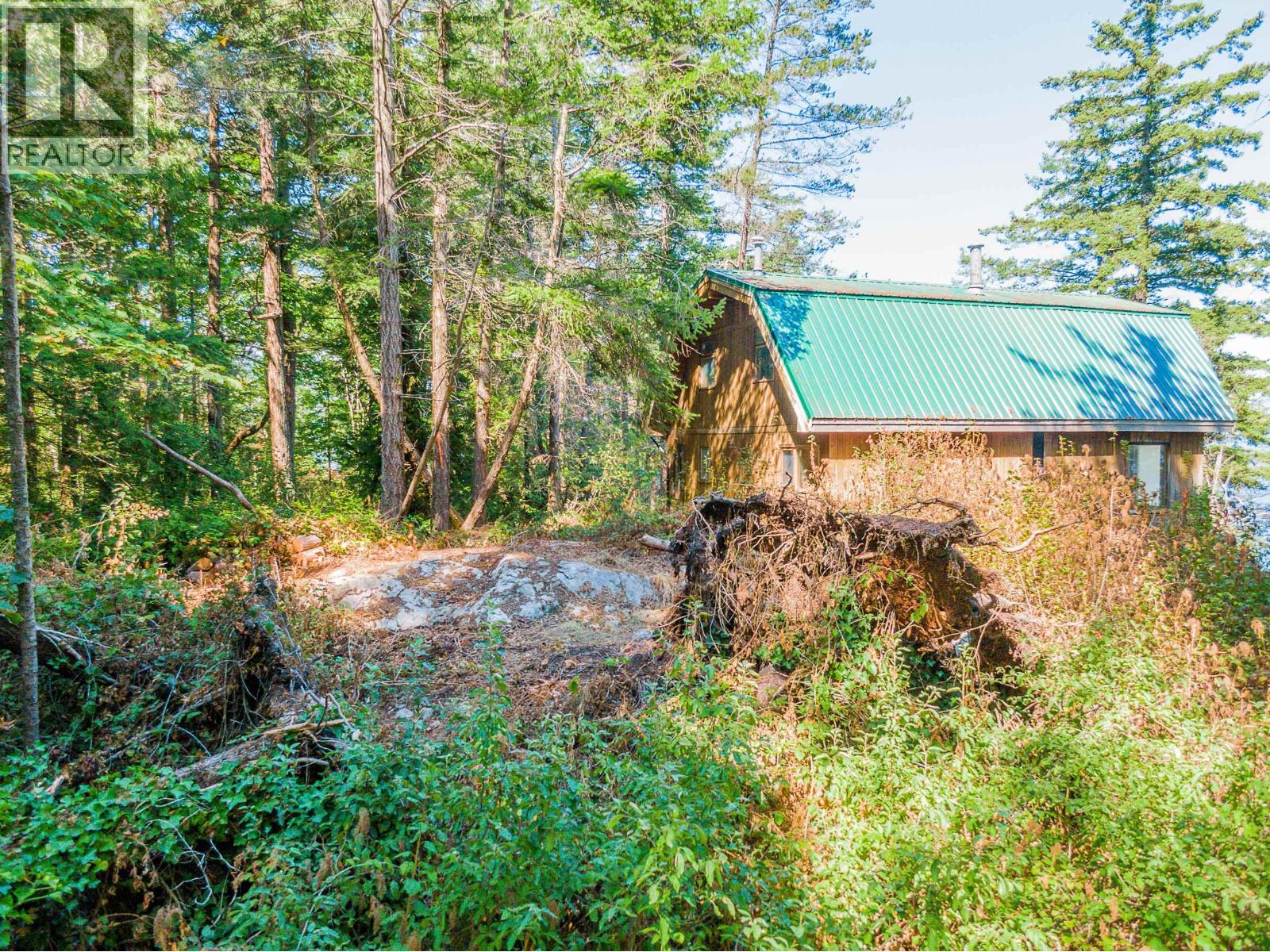 16 Passage Island Property Photo 11