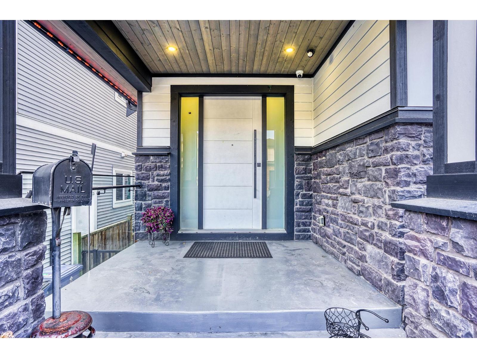 18 4581 Sumas Mountain Road Property Photo 2