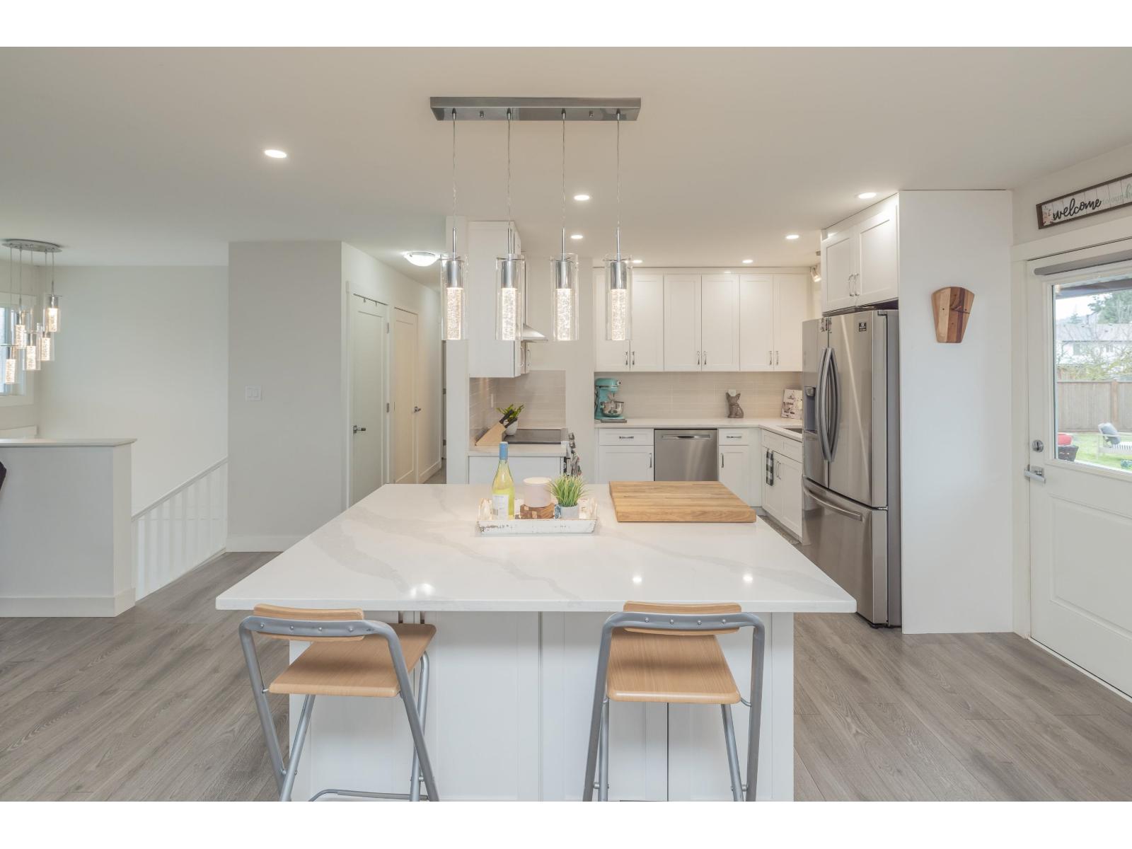 32073 WESTVIEW AVENUE Property Photo 1