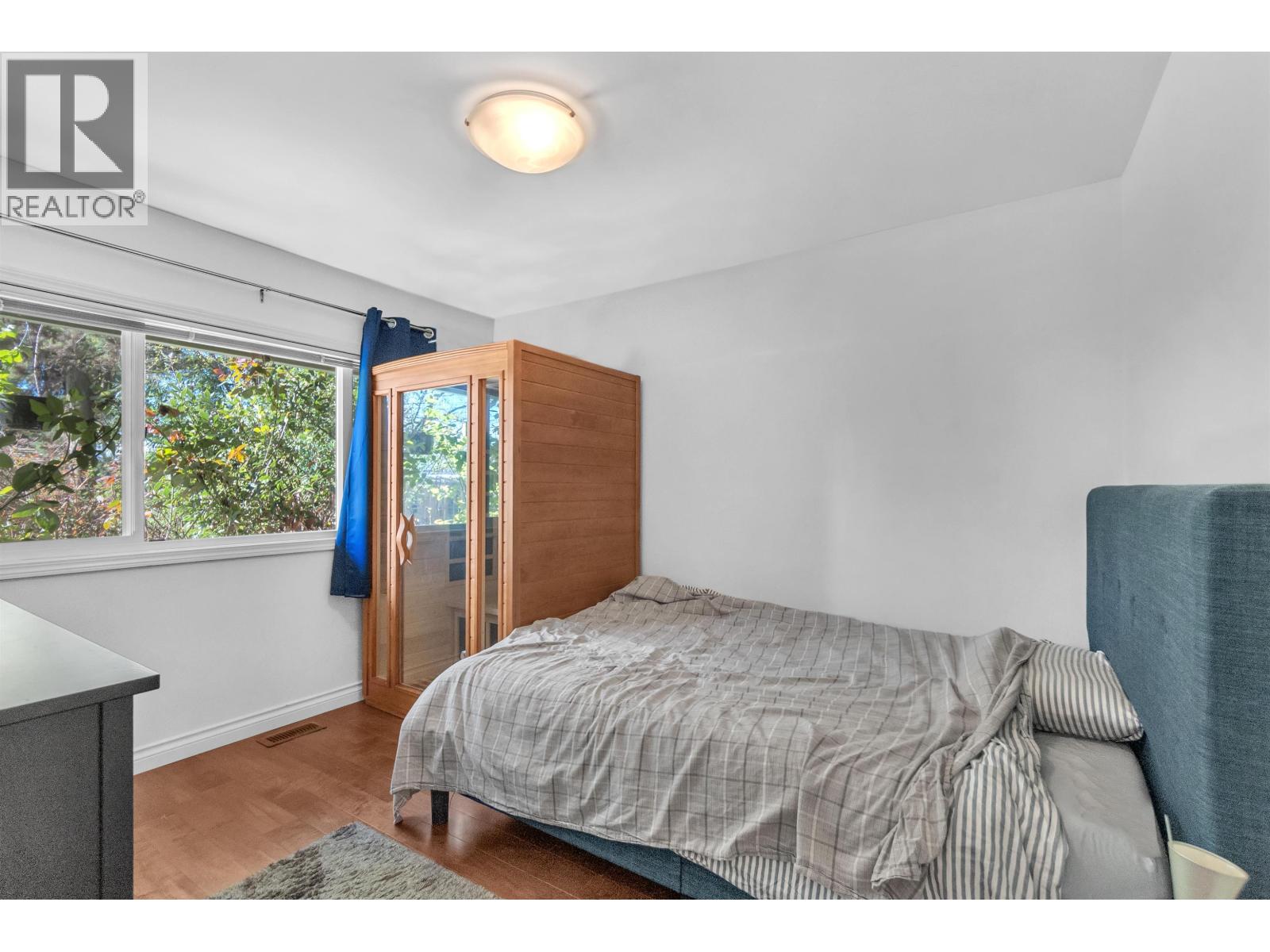 825 W 20th Street Property Photo 16