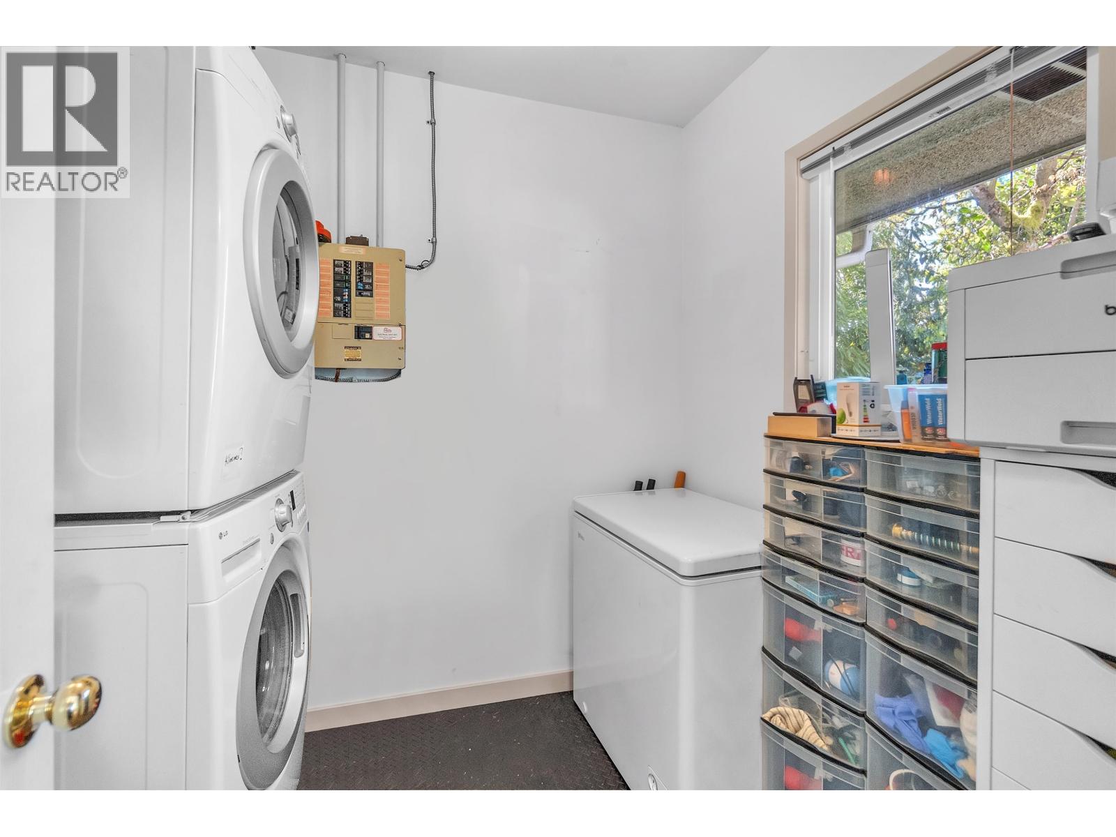 825 W 20th Street Property Photo 18