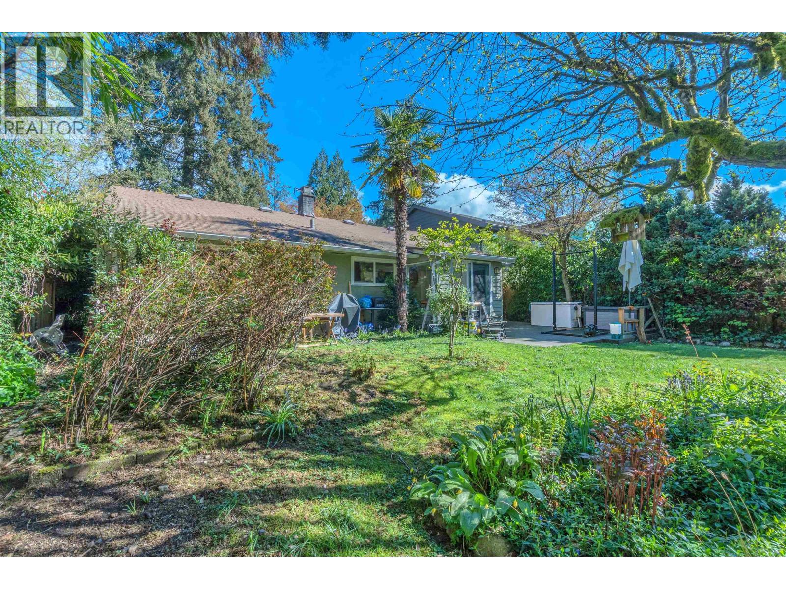 825 W 20th Street Property Photo 20