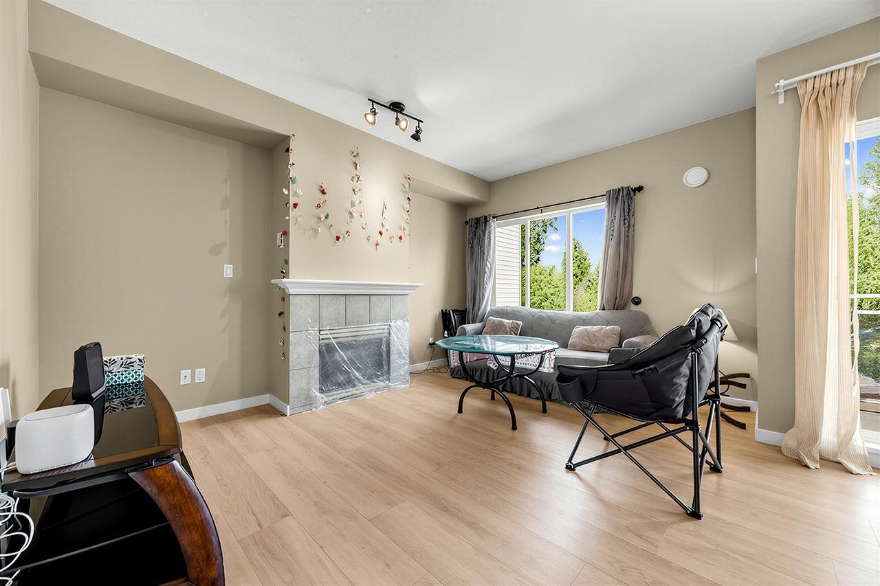 15 15133 29a Avenue Property Photo 2