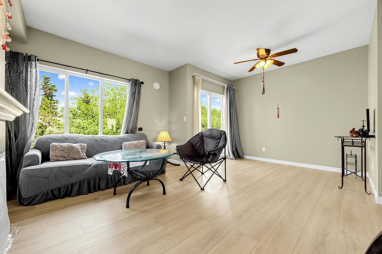 15 15133 29a Avenue Property Photo 3
