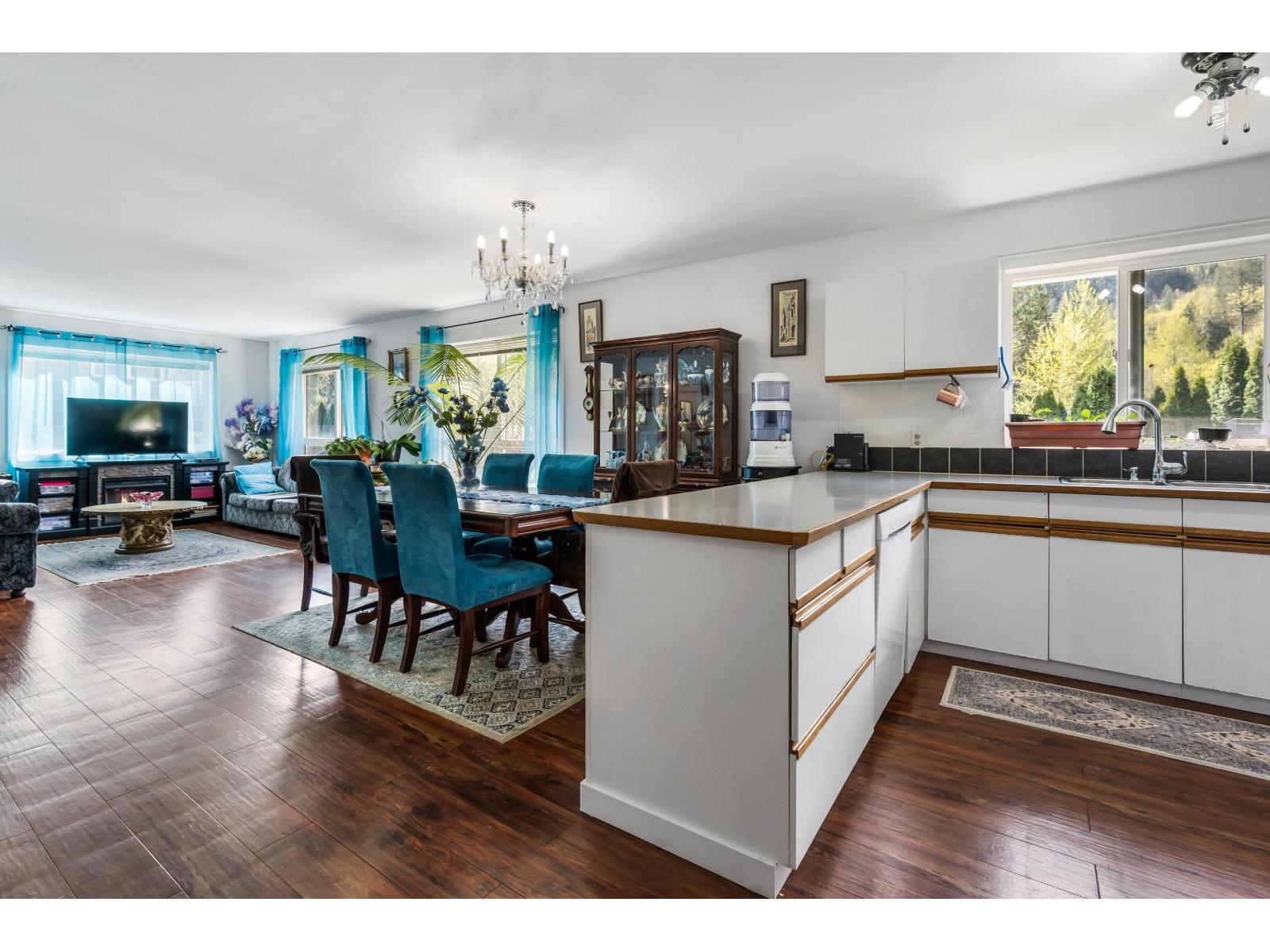 66506 Kawkawa Lake Road Property Photo 11