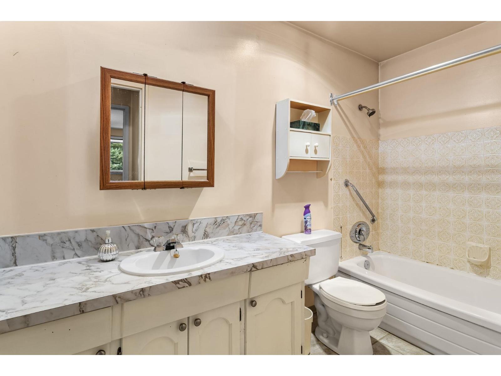311 32175 Old Yale Road Property Photo 17