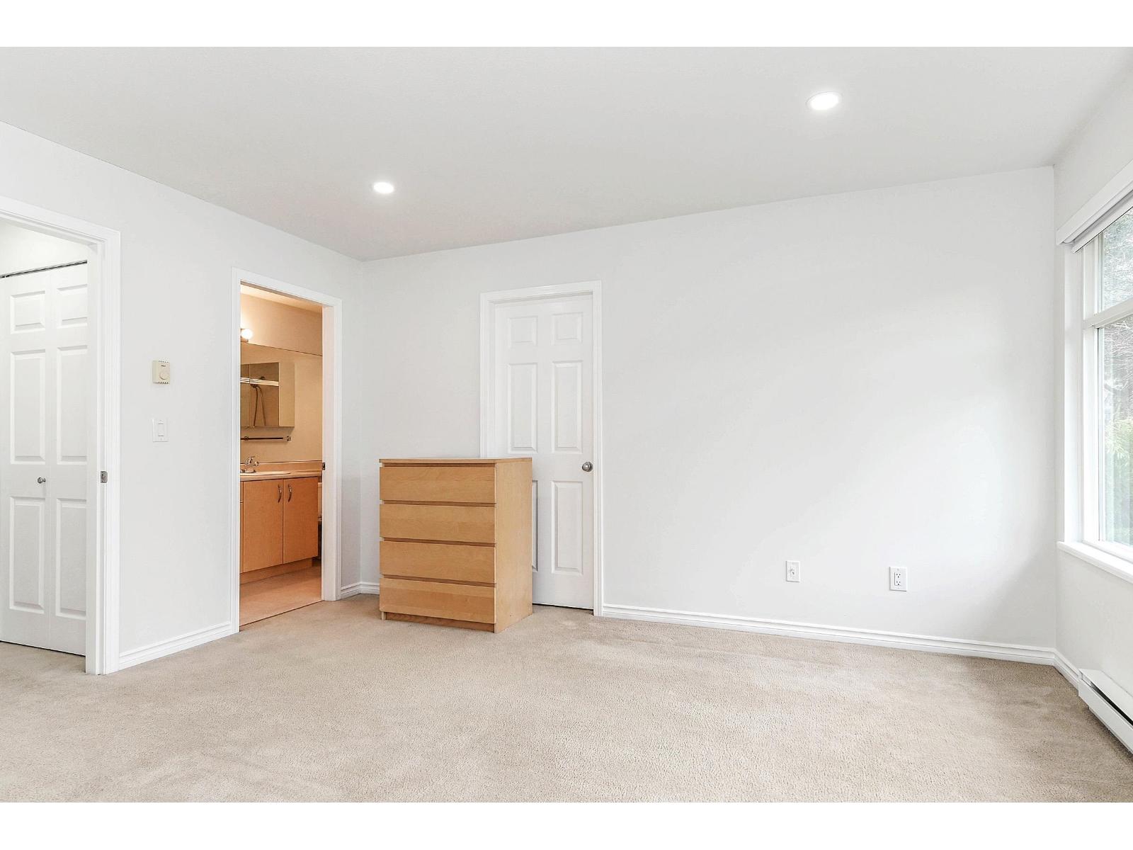 28 14959 58 Avenue Property Photo 14