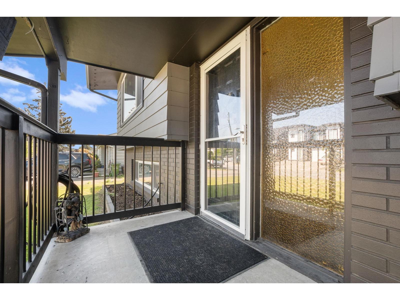 8789 Butchart Street Property Photo 4