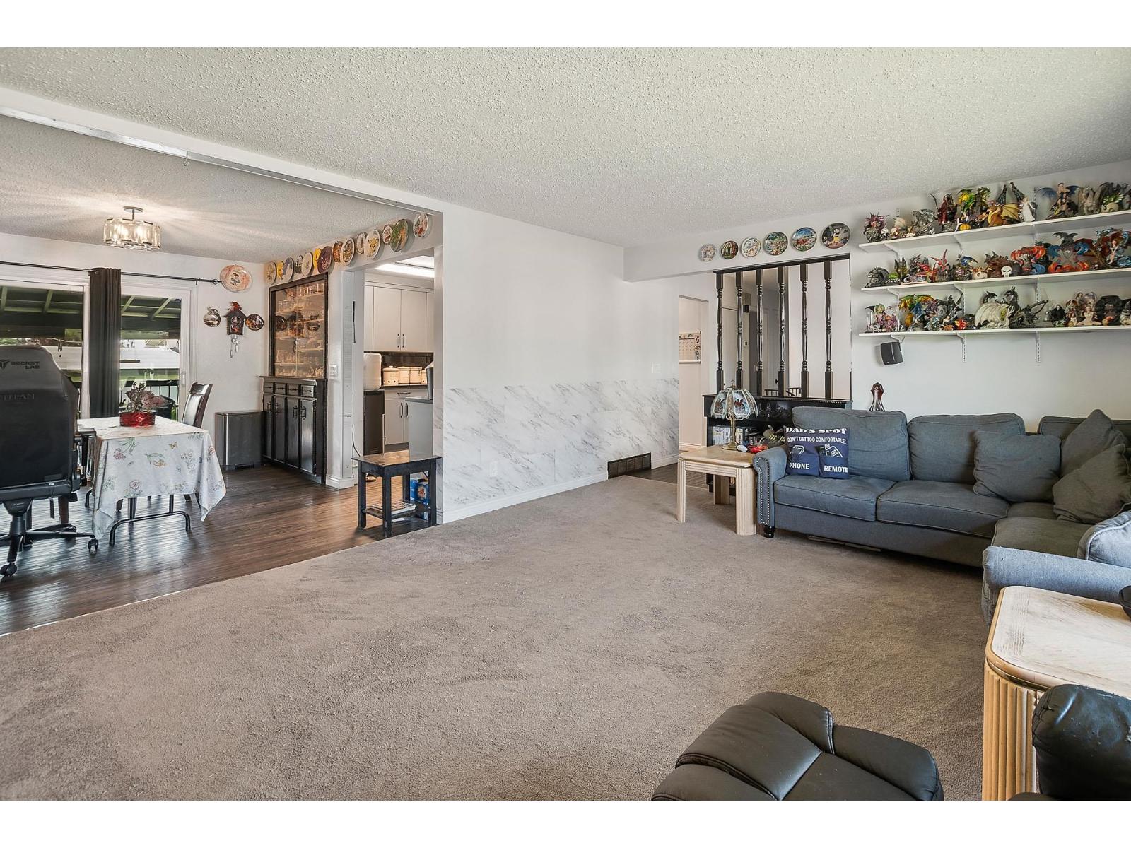 8789 Butchart Street Property Photo 6
