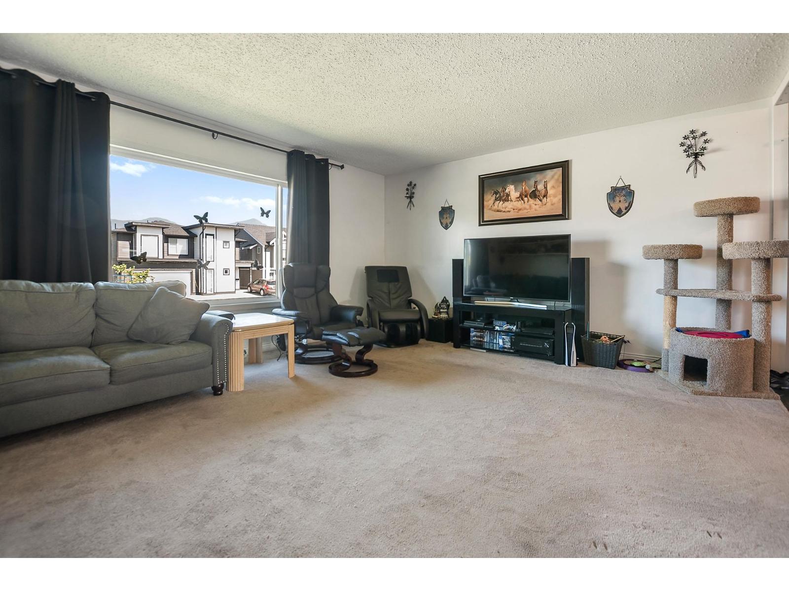 8789 Butchart Street Property Photo 8