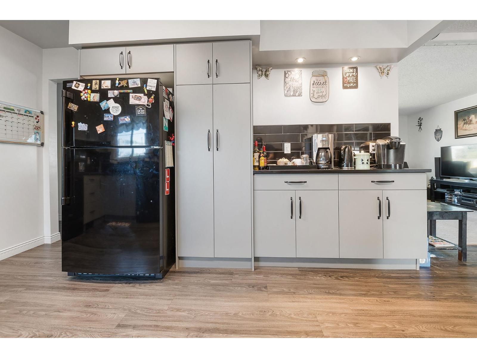 8789 Butchart Street Property Photo 11