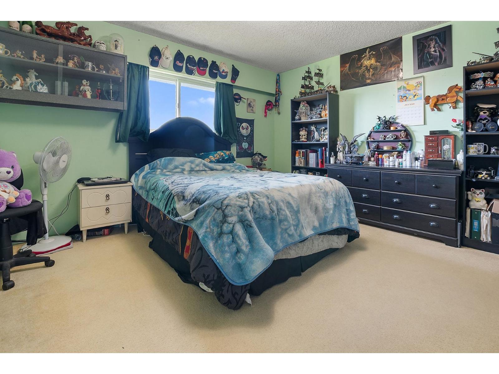 8789 Butchart Street Property Photo 15