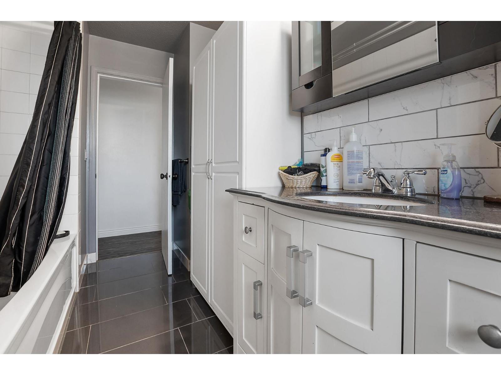 8789 Butchart Street Property Photo 18