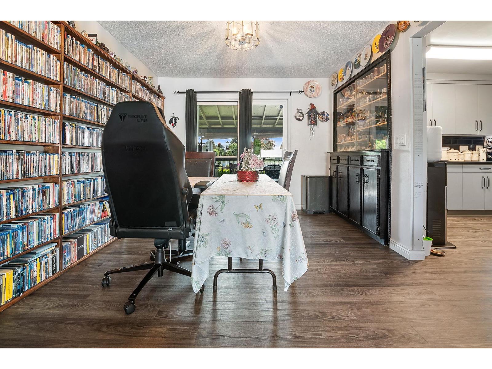8789 Butchart Street Property Photo 23