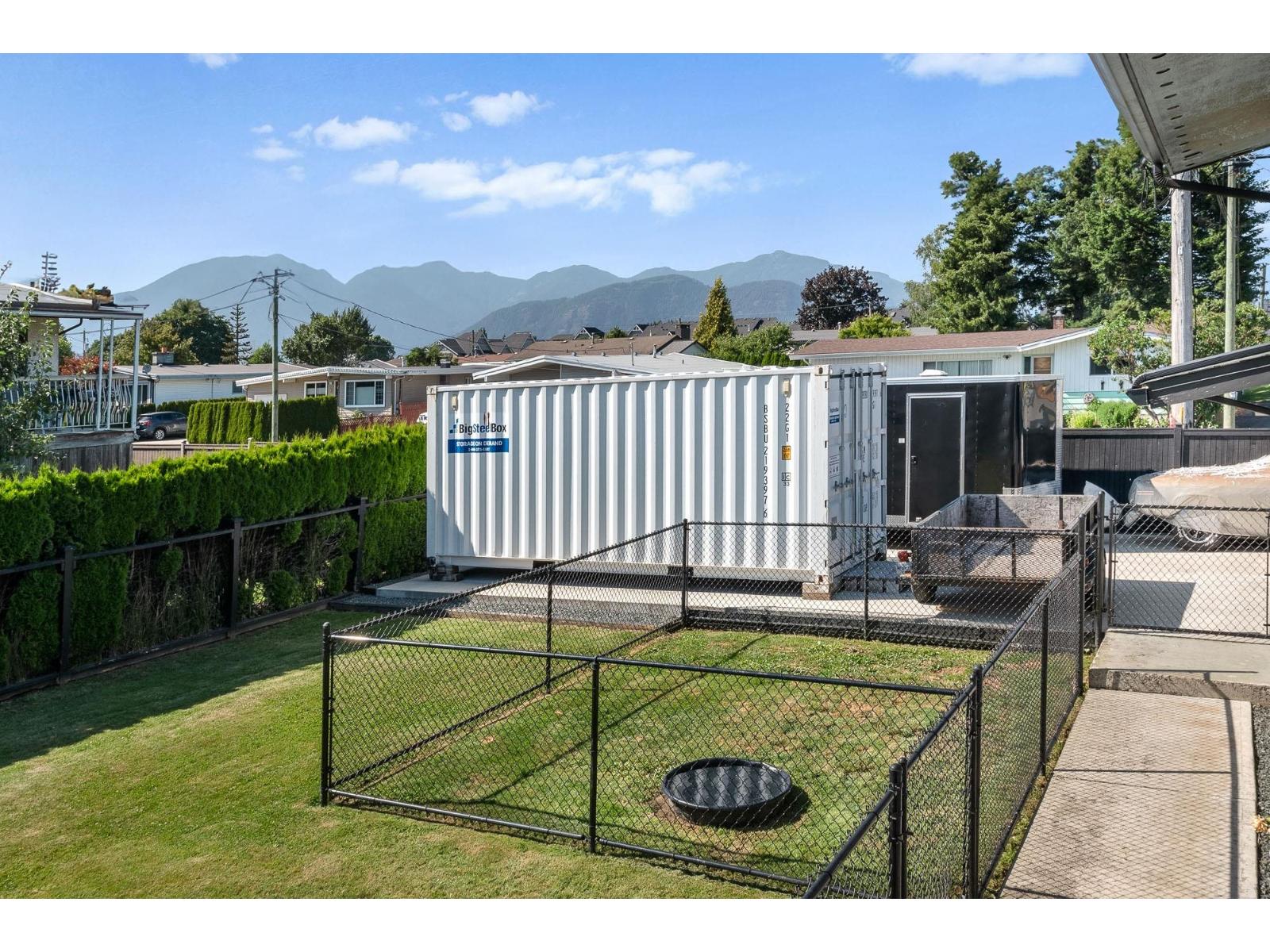 8789 Butchart Street Property Photo 32