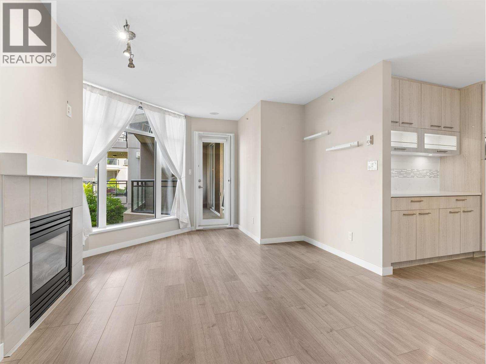 219 8480 Granville Avenue Property Photo 6