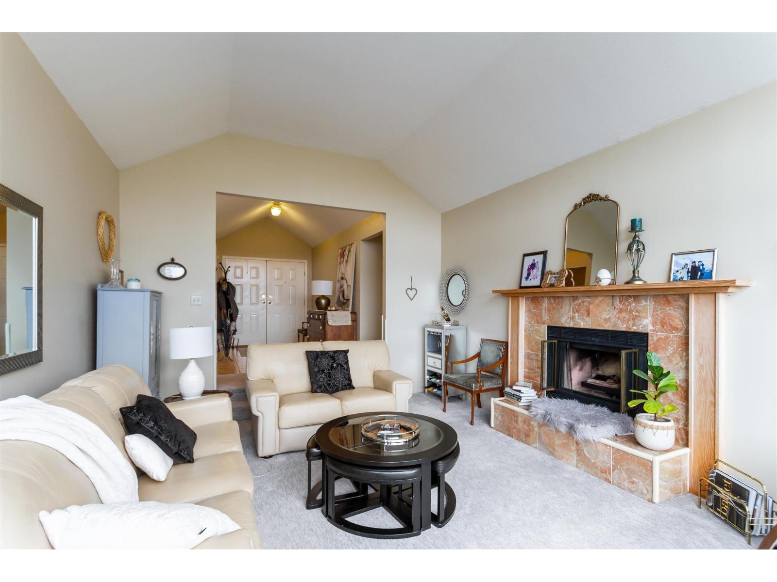 17325 31 Avenue Property Photo 8