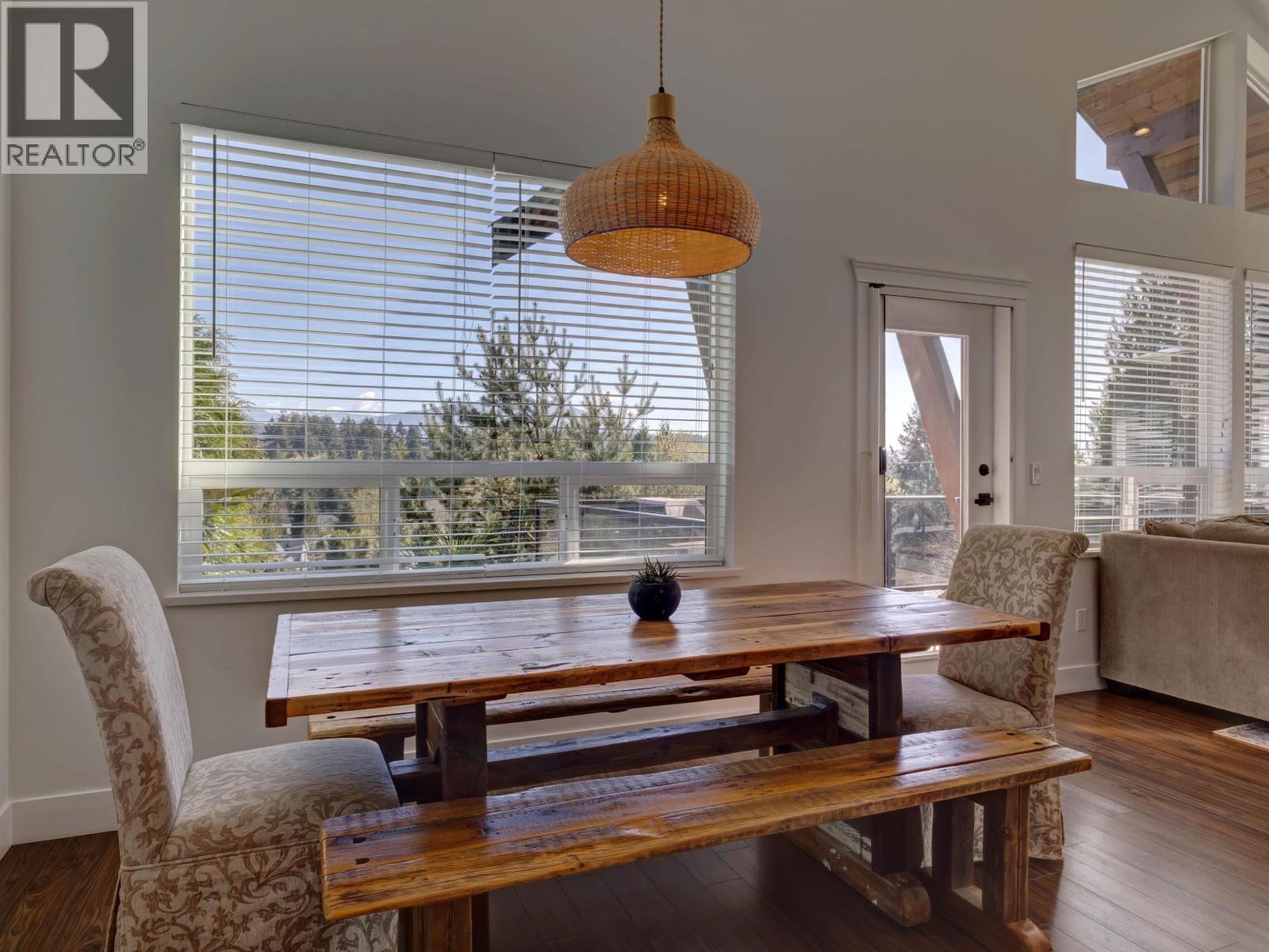 825 Bayview Heights Road Property Photo 4