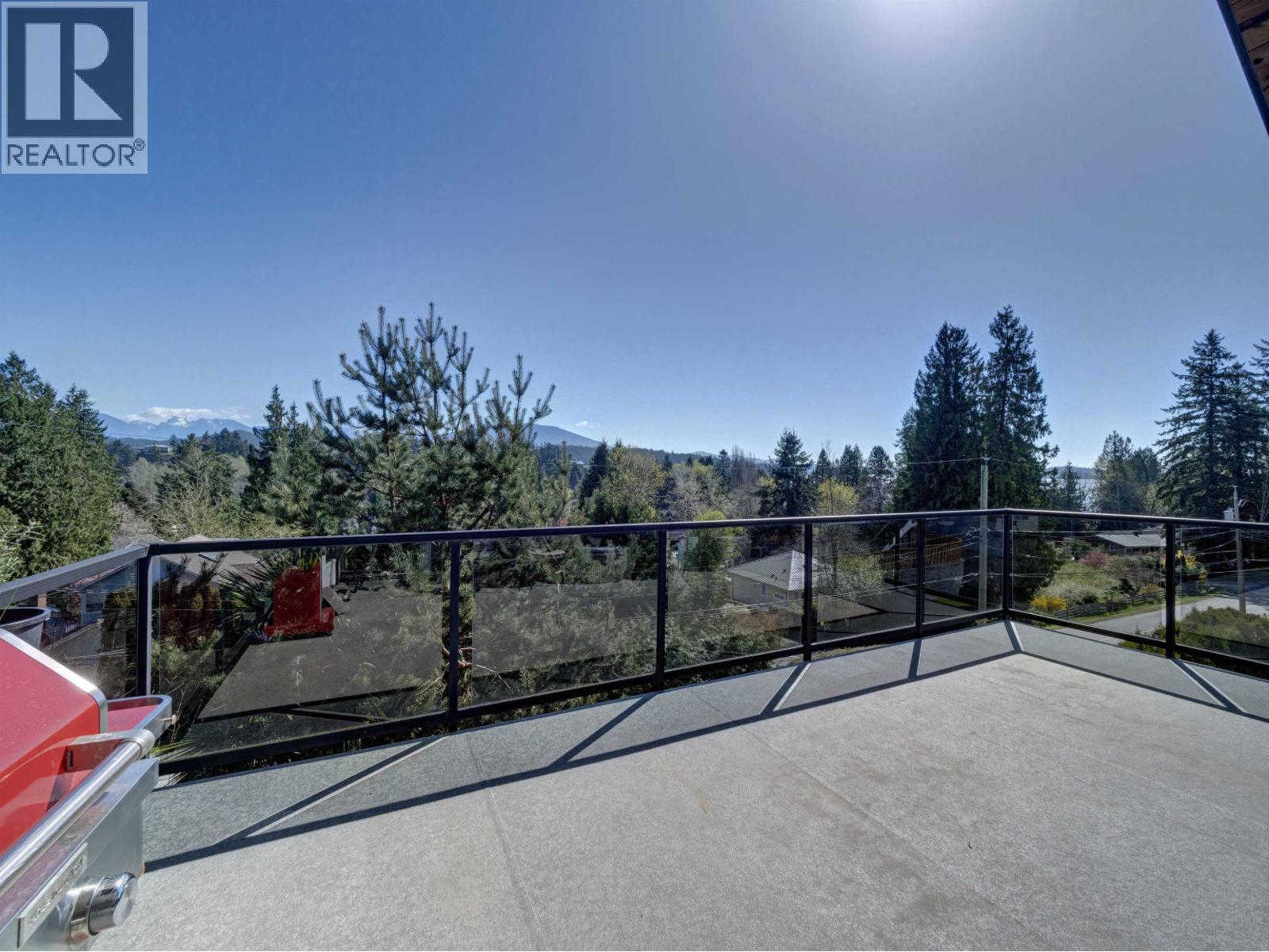 825 Bayview Heights Road Property Photo 11