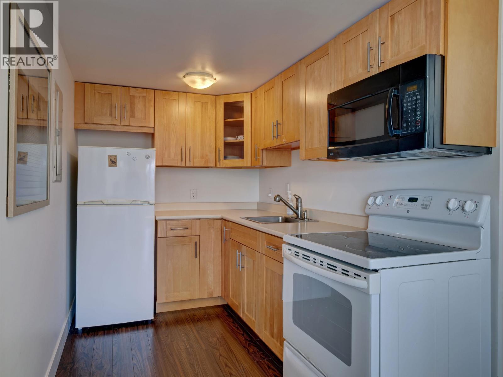 825 Bayview Heights Road Property Photo 24